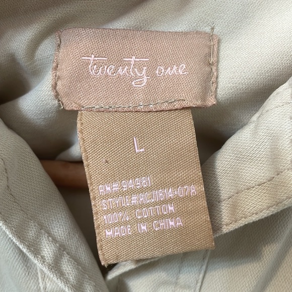 Beige cargo jacket - Picture 2 of 3